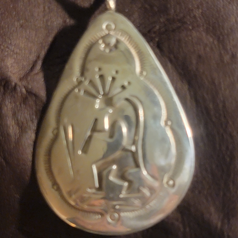 STERLING SILVER KOKOPELLI KEY FOB/PENDANT. SIGNED, PRE-OWNED.IT'S GOTTA GO. $28